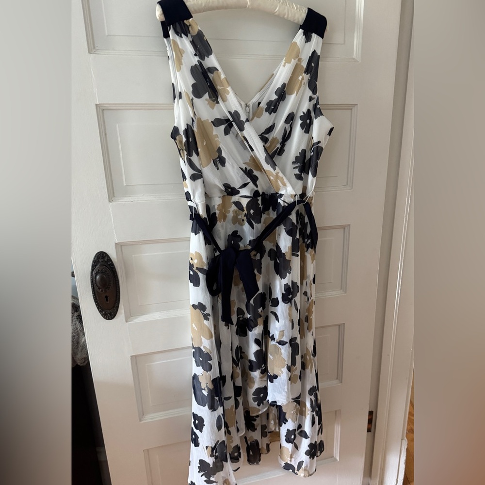 DKNY Chiffon Faux Wrap Sleeveless Floral Dress Hi-Lo hem, Sz 12 New With Tags